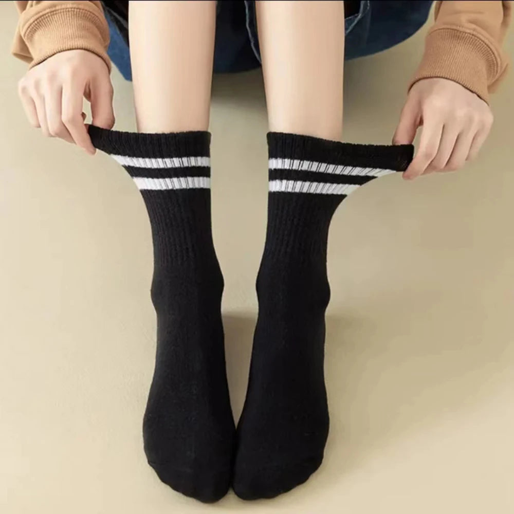 3/6 Pairs  Women Mid-Tube Socks Solid Colour Autumn Winter Breathable Comfortable Sport Sweat Absorbent Man And  Women's Socks