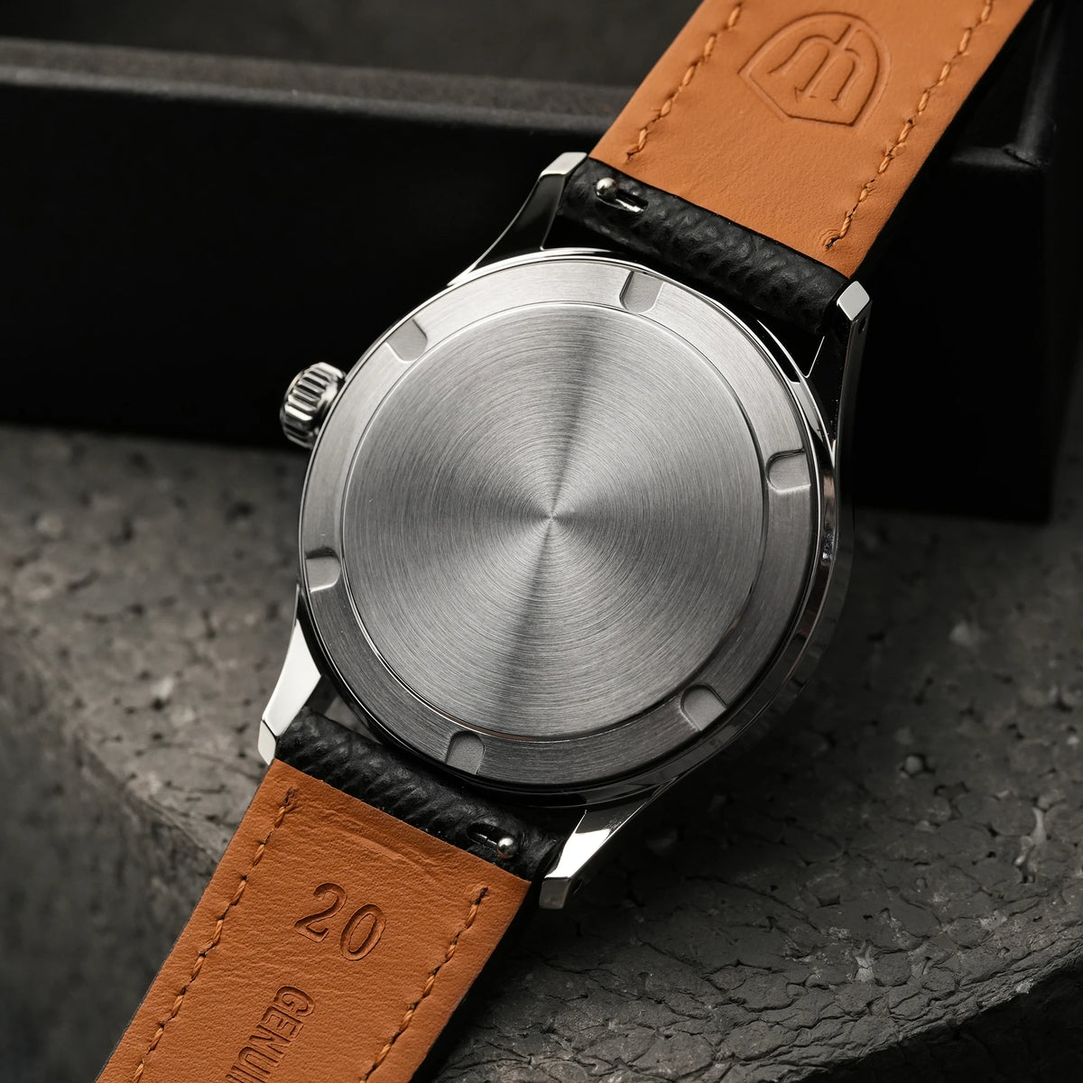 Watchdives WDC WD2008 Men Watch VH31 Sweep Quartz Movement Stainless Steel Sapphire B lifestyle view