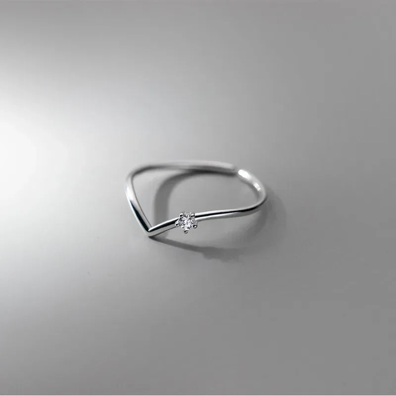 New Fashion Simple Single Circle V-shaped Thin Rings For Women Crystal Zircon Summer Open Ring Accessory Female Daily Ring Gifts