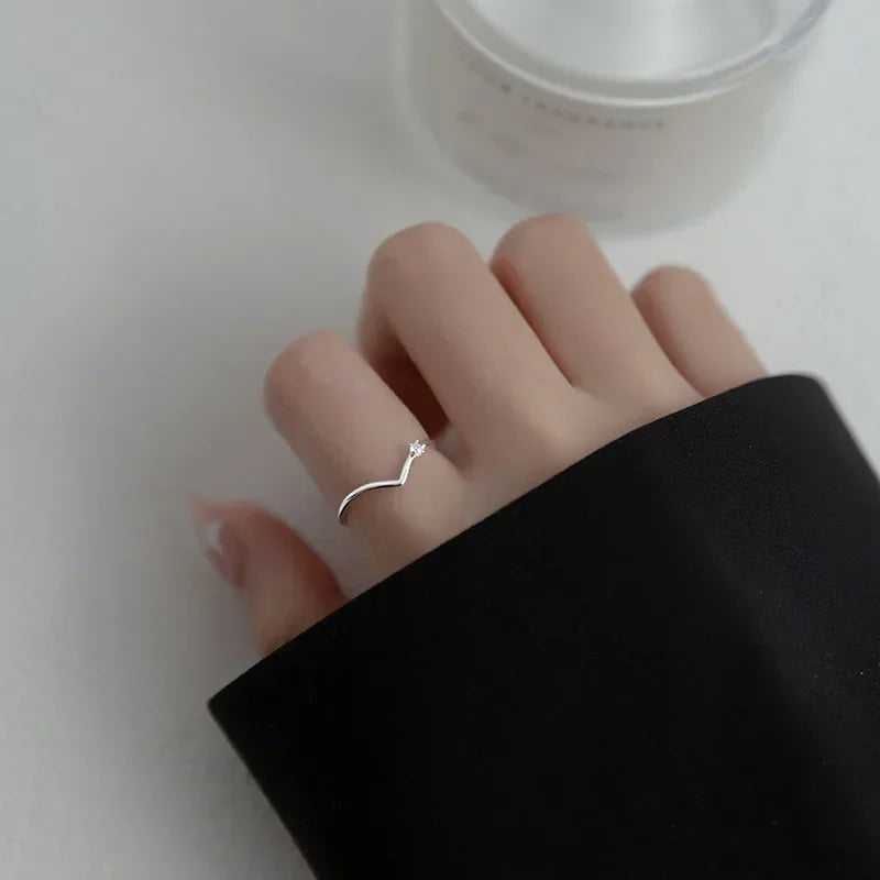 New Fashion Simple Single Circle V-shaped Thin Rings For Women Crystal Zircon Summer Open Ring Accessory Female Daily Ring Gifts