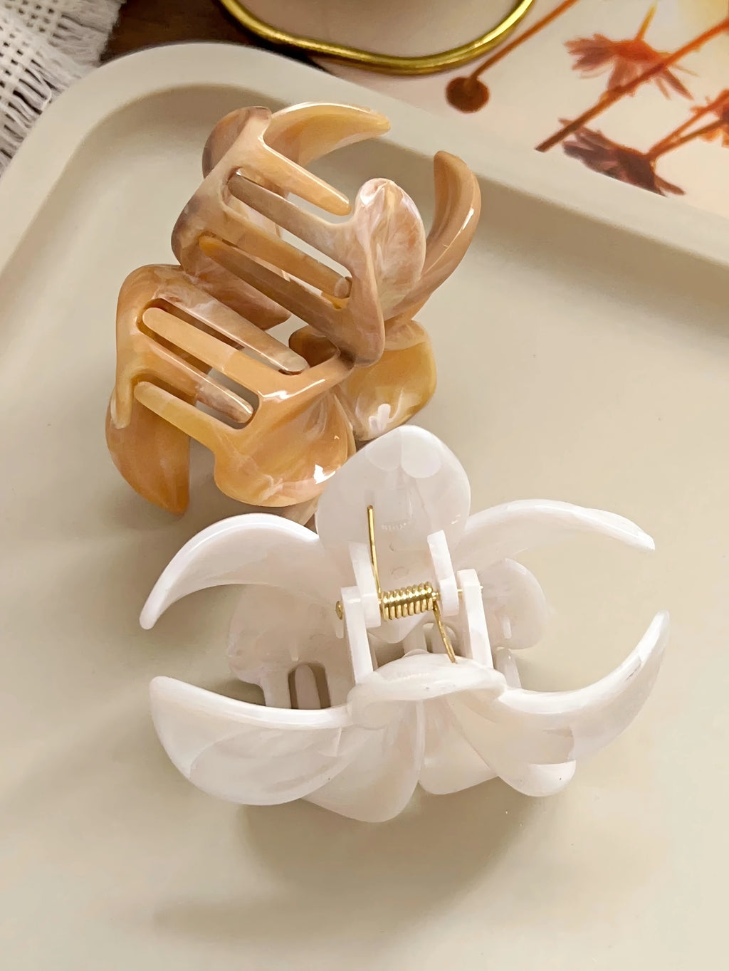 2Pcs Hawaiian Marble Vein Flower Hair Claw Clips for Women Girls Holiday Gifts for Thin Hair Cute Beach Hair Accessories