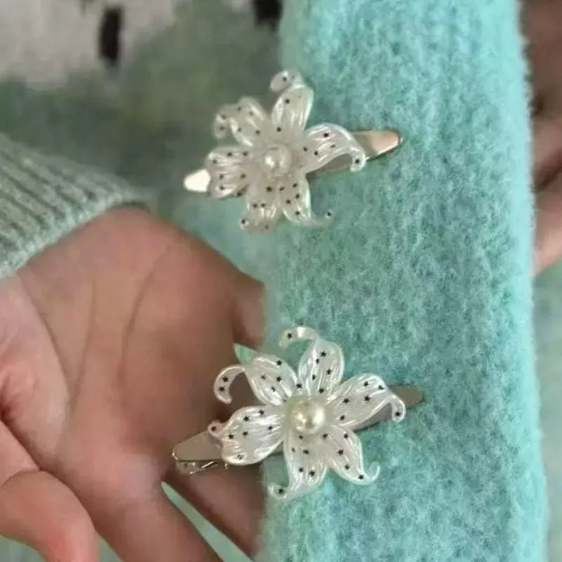 Star Print Lily Hair Clips 2 Pairs