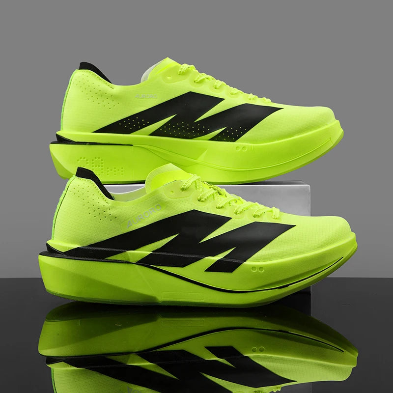 Athletic Running Shoes Men Marathon Speciality Training Race Sports Carbon Board Light close-up view