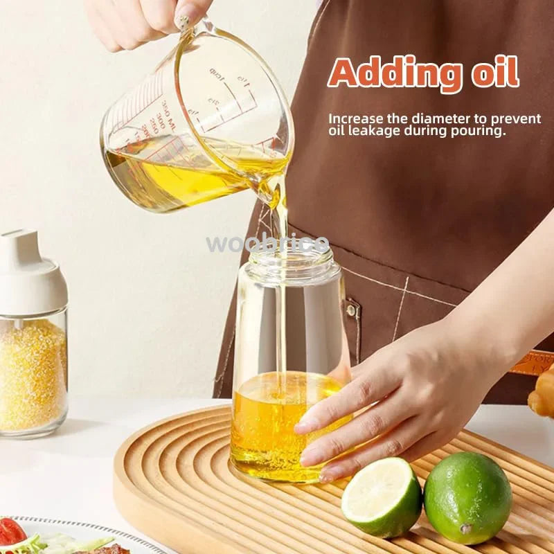 2-in-1 Kitchen Oil Sprayer and Pour Brush 500ml lifestyle view