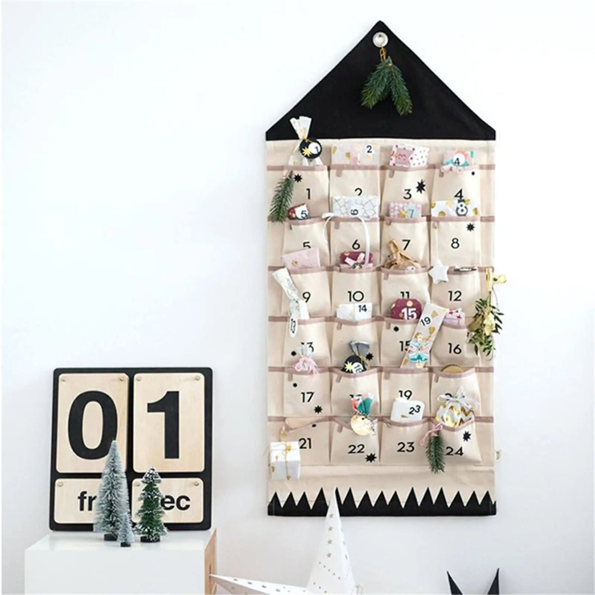 Christmas Advent Calendar with 24 Pockets Canvas Wall Hanging Countdown